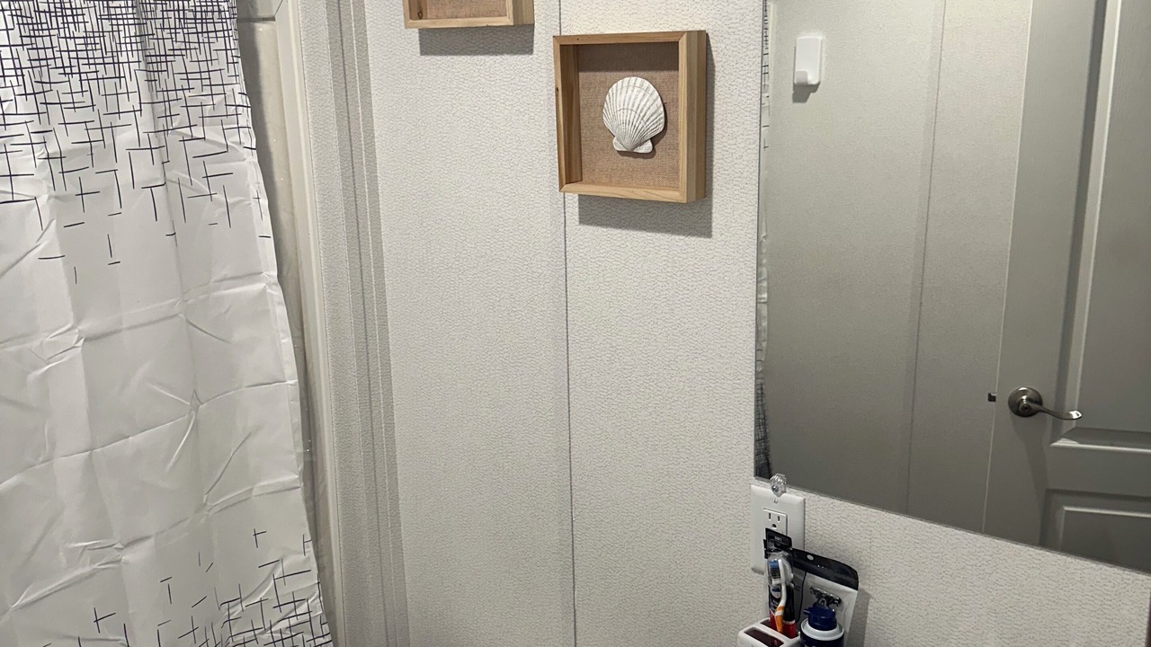 Photo of Bathroom in Cedar Island