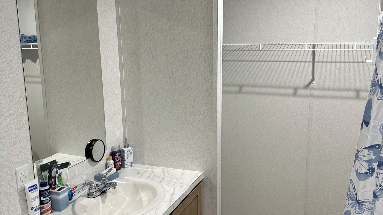 Photo of Bathroom in Cedar Island