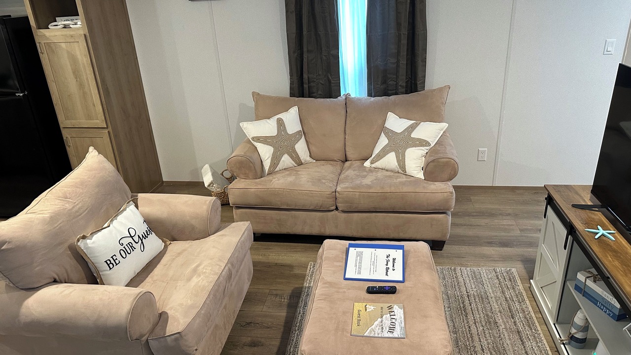 Photo of Livingroom in Cedar Island
