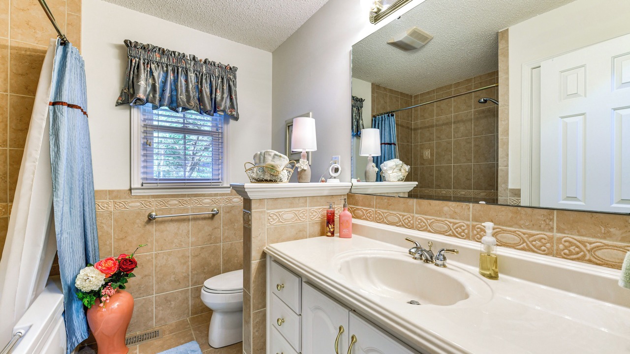 Photo of Bathroom in Hudson