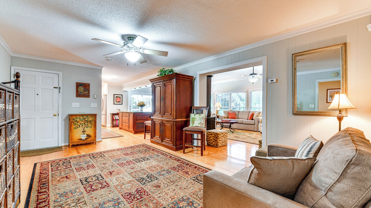 Photo of Livingroom in Hudson