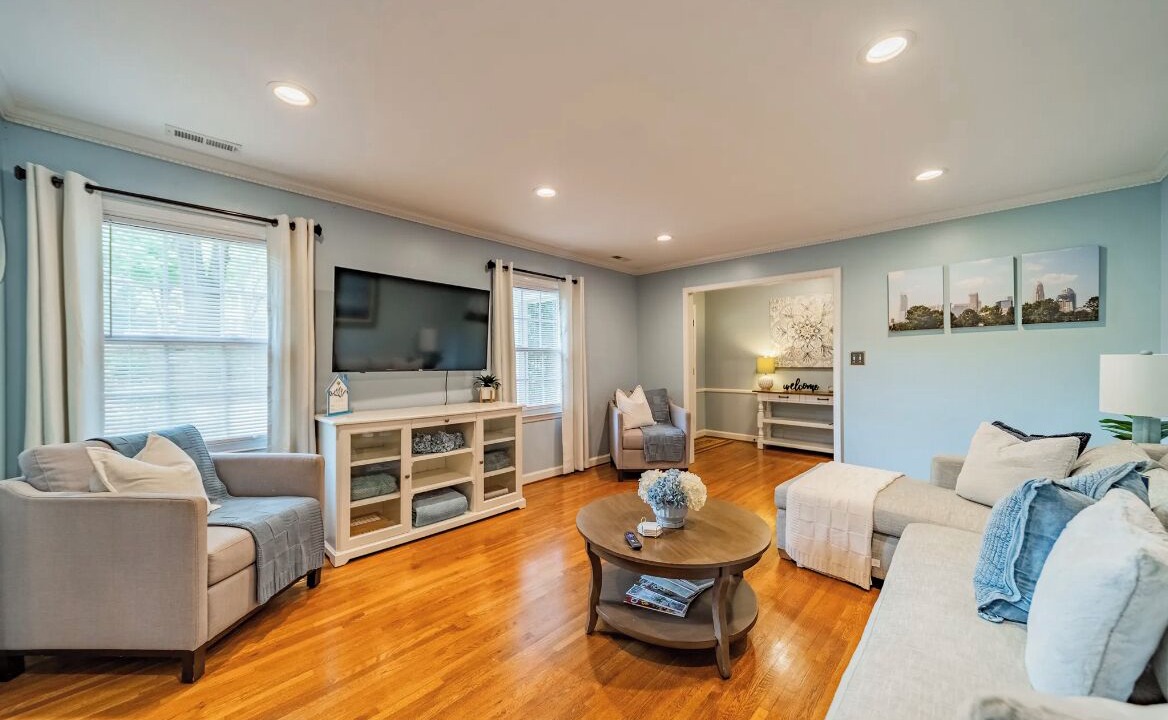 Photo of Livingroom in Olde Providence North