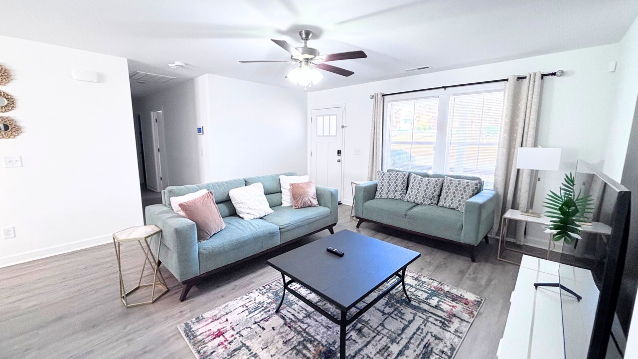 Photo of Livingroom in University Place