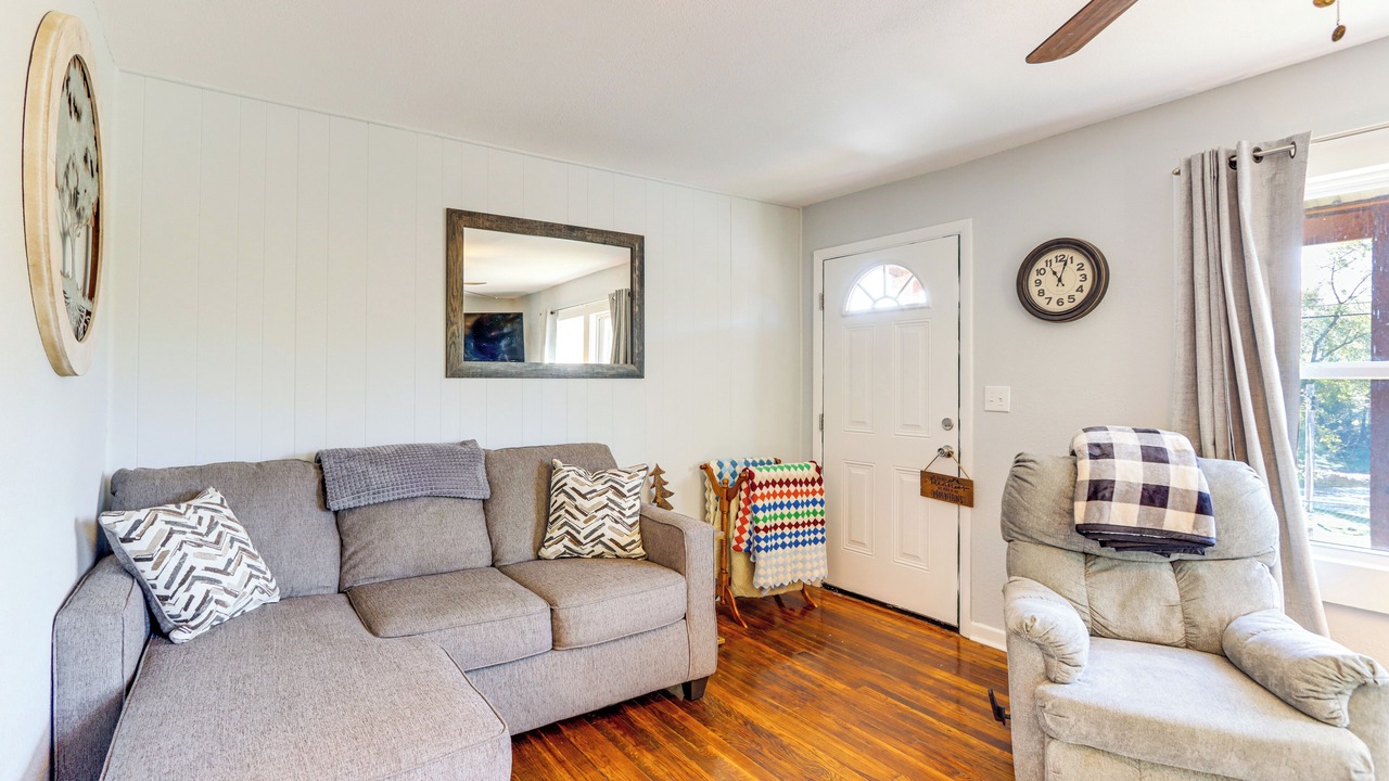 Photo of Livingroom in Murphy