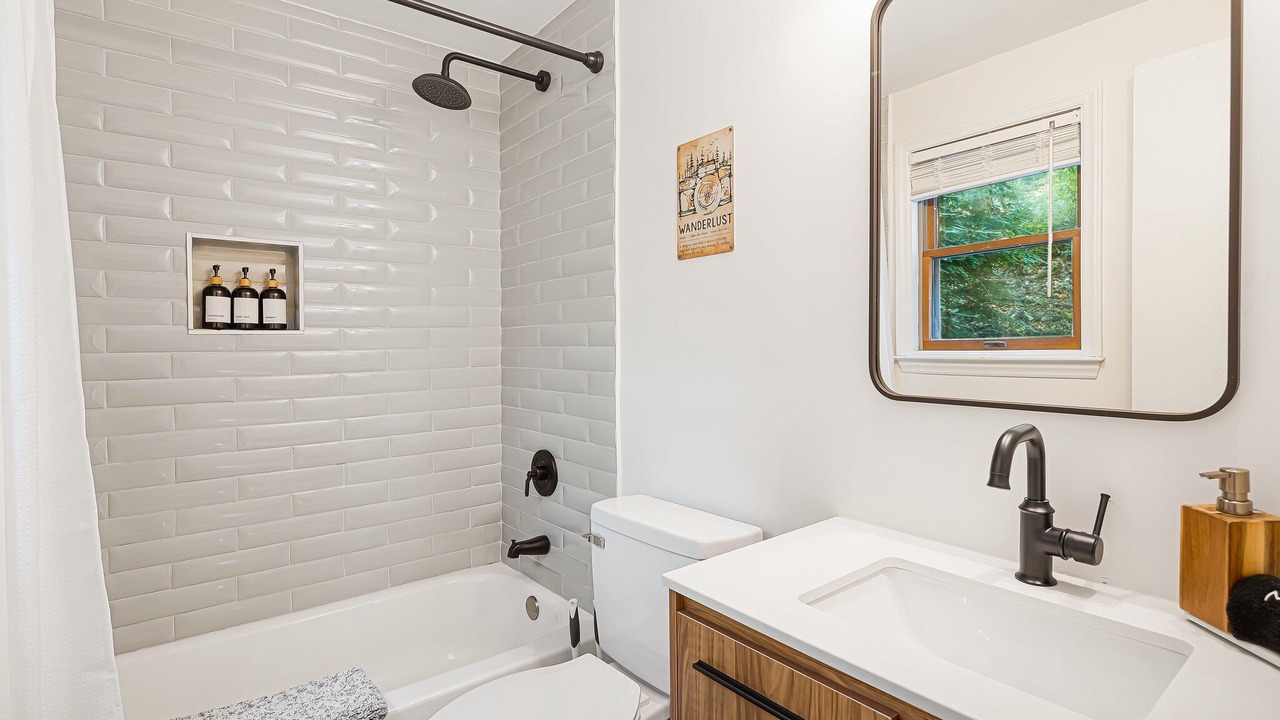 Photo of Bathroom in Maggie Valley