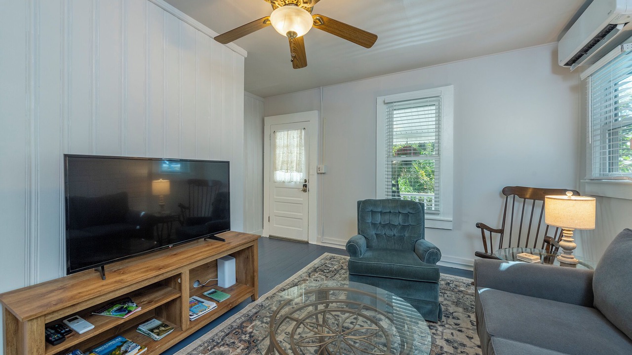 Photo of Livingroom in Mars Hill