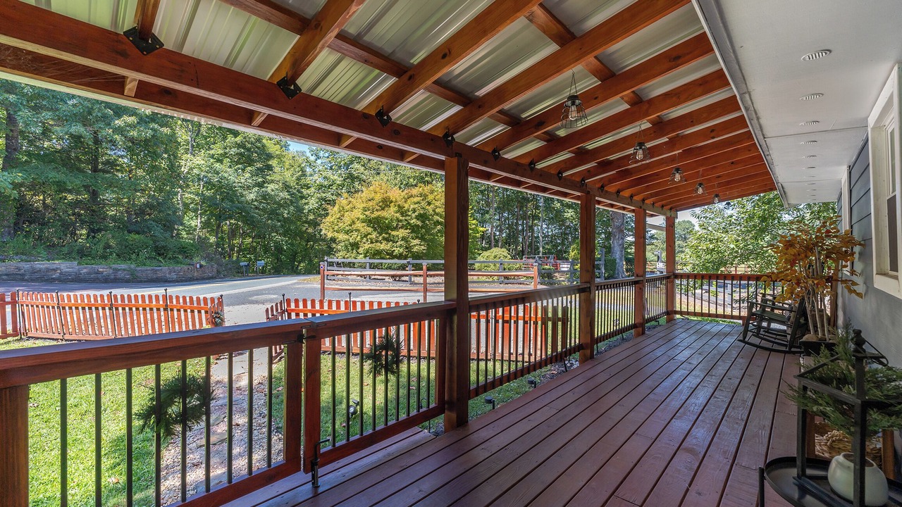 Photo of Patio Balcony in Spruce Pine