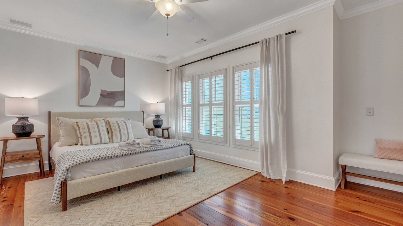 Photo of Bedroom in Historic District - North