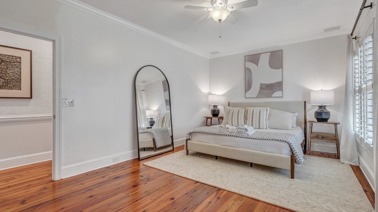 Photo of Bedroom in Historic District - North