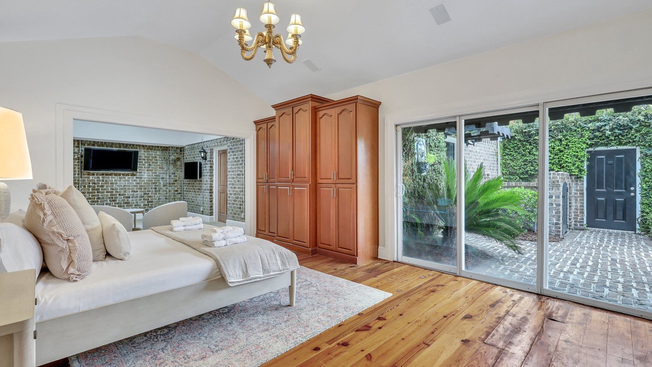 Photo of Bedroom in Historic District - North