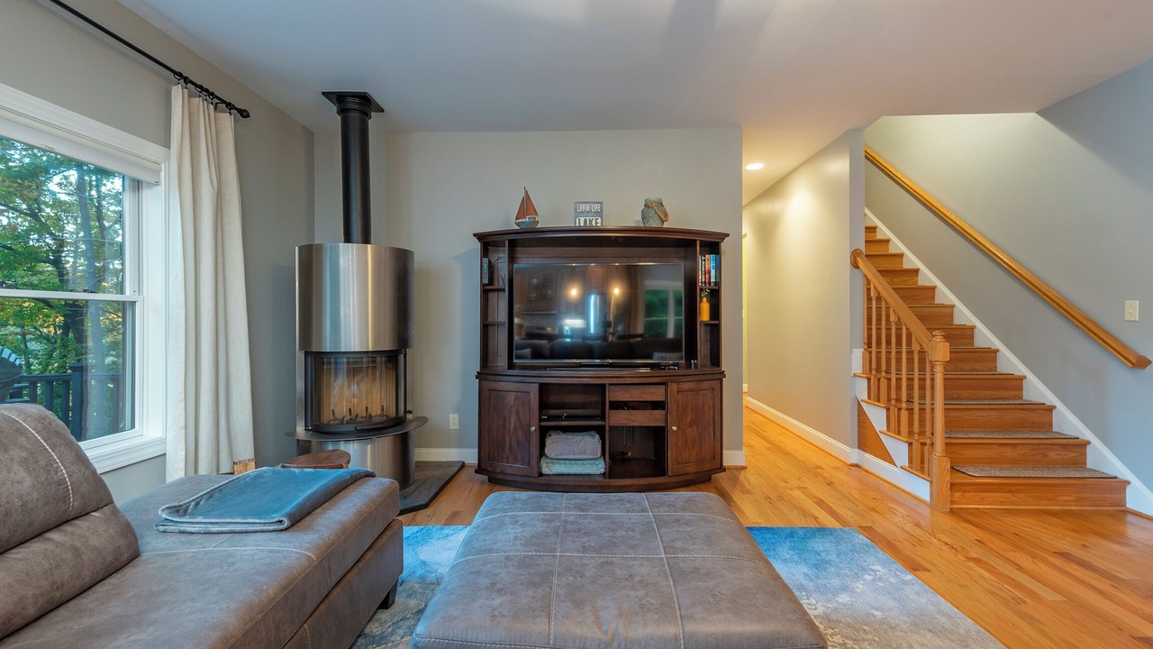 Photo of Livingroom in Forest Lake Heights