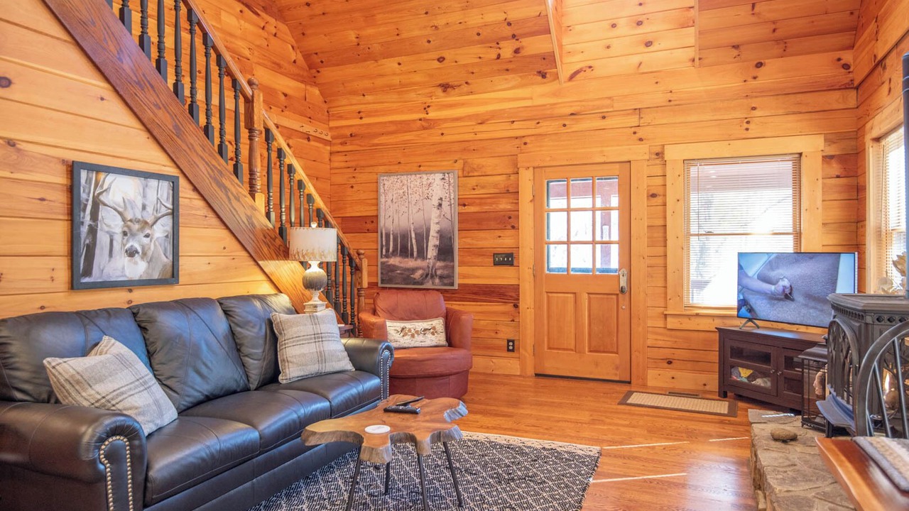 Photo of Livingroom in West Jefferson