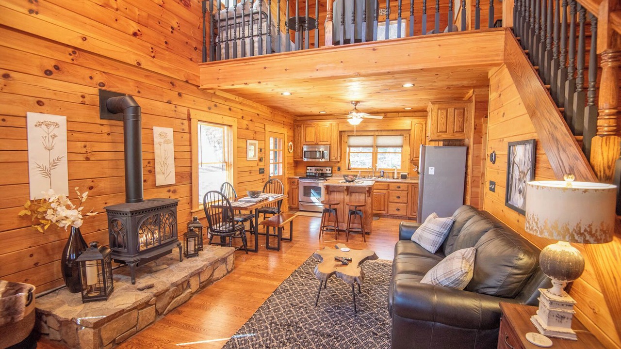 Photo of Livingroom in West Jefferson