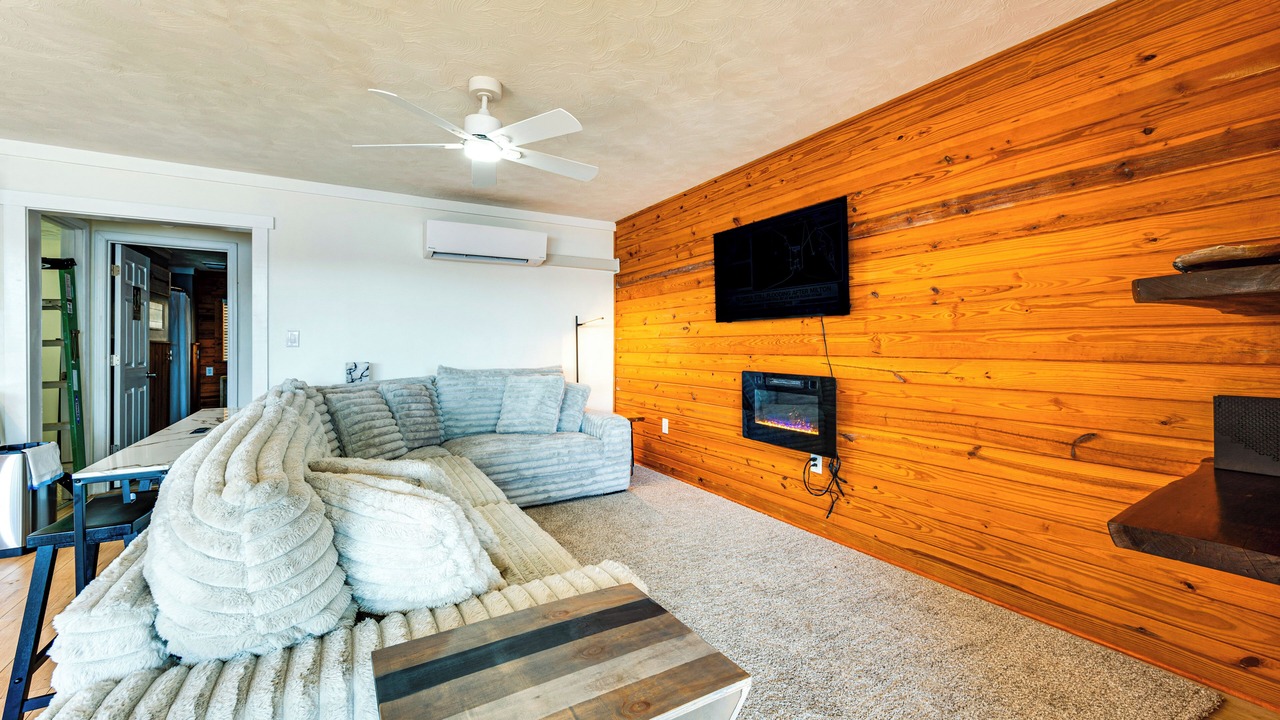 Photo of Bedroom in Southmont