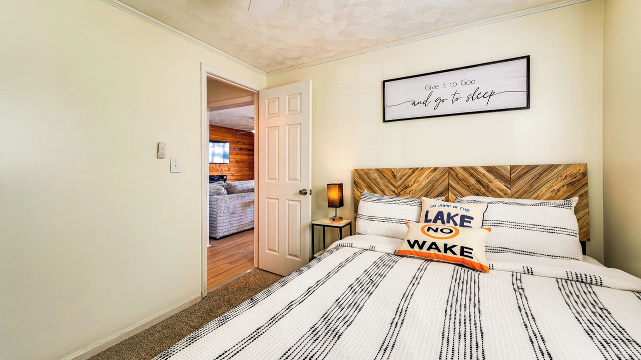 Photo of Bedroom in Southmont