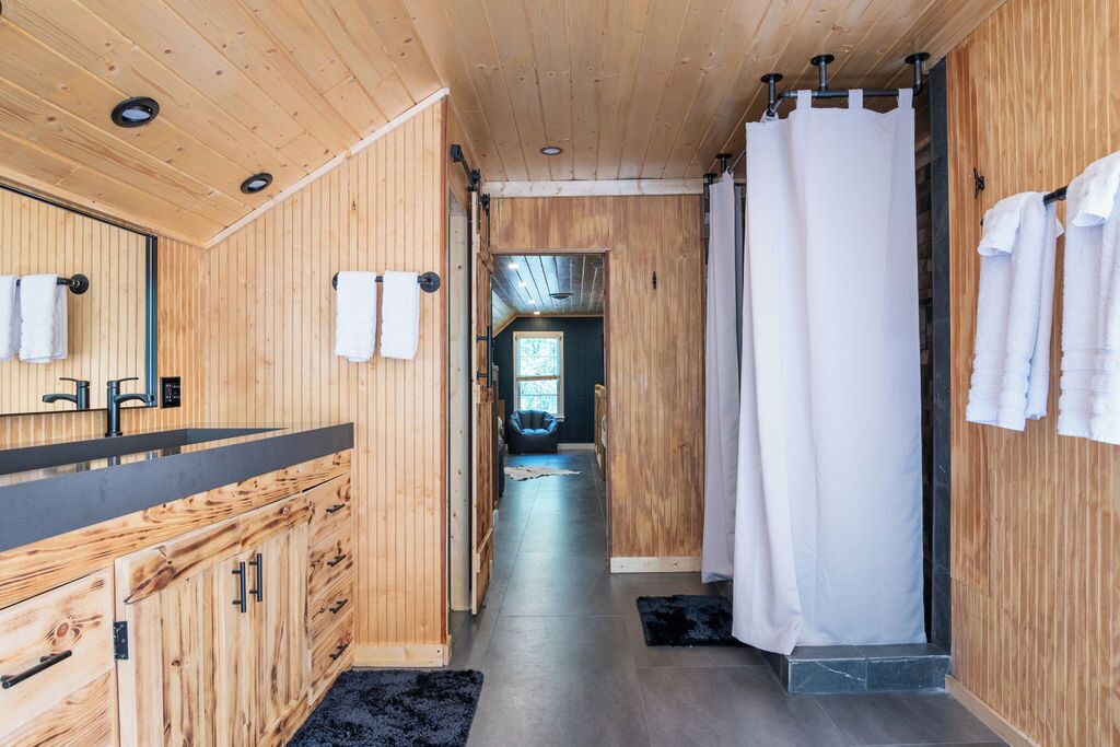 Photo of Bathroom in Celo