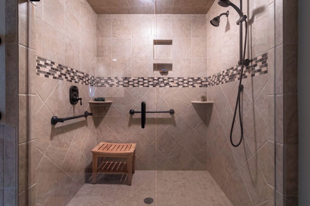 Photo of Bathroom in Celo
