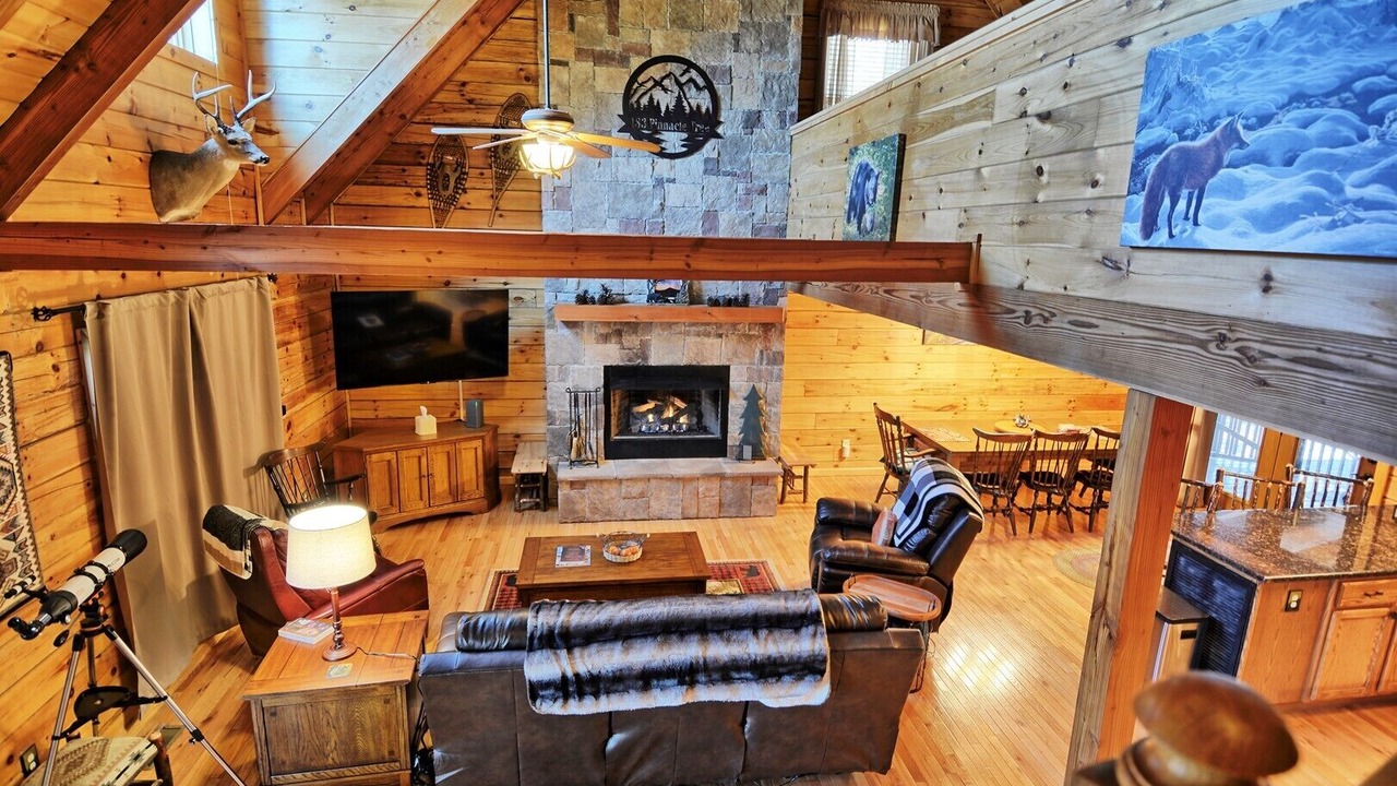 Photo of Livingroom in West Jefferson