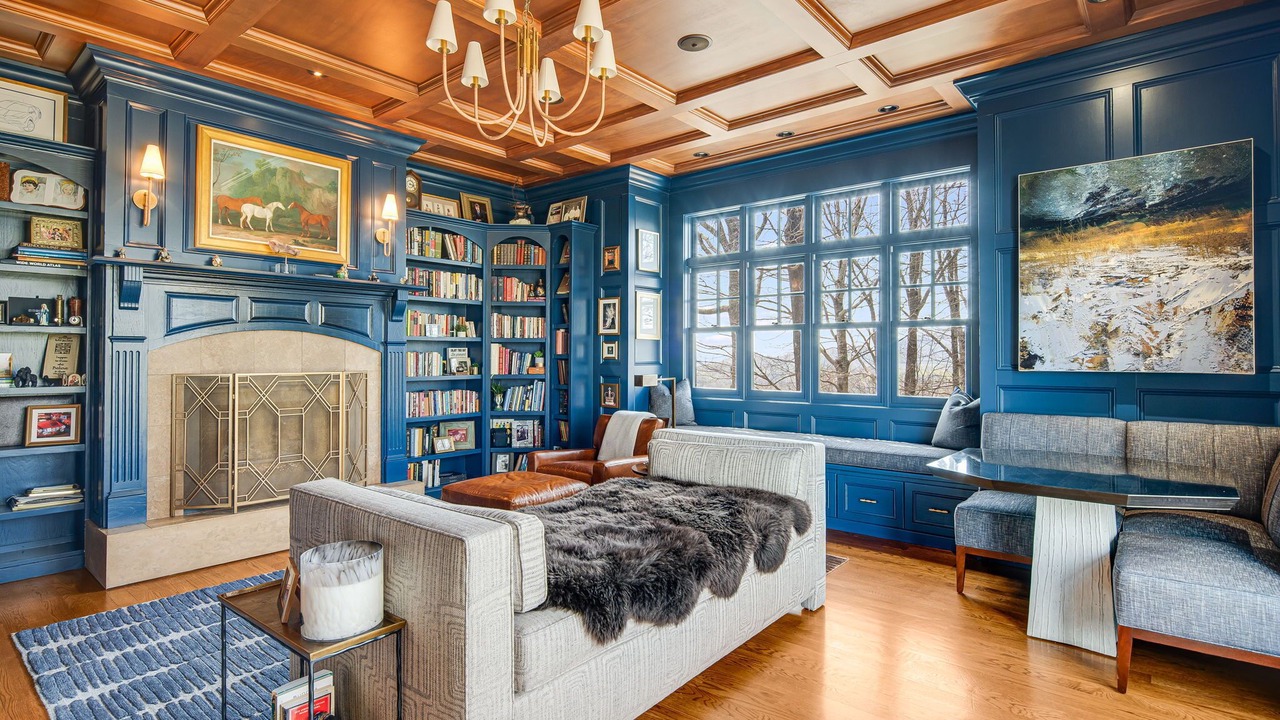 Photo of Livingroom in Sapphire