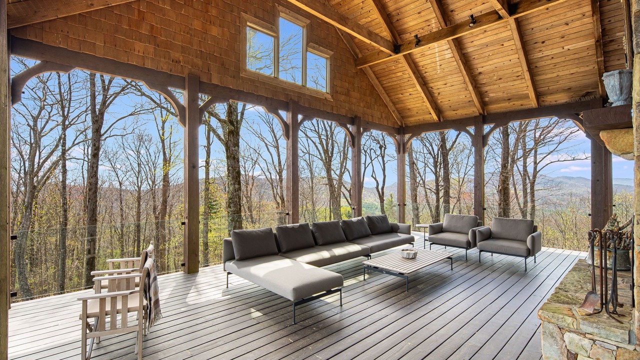 Photo of Patio Balcony in Sapphire
