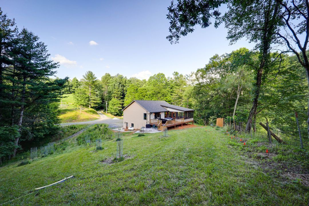 Photo of Outdoor in Bakersville