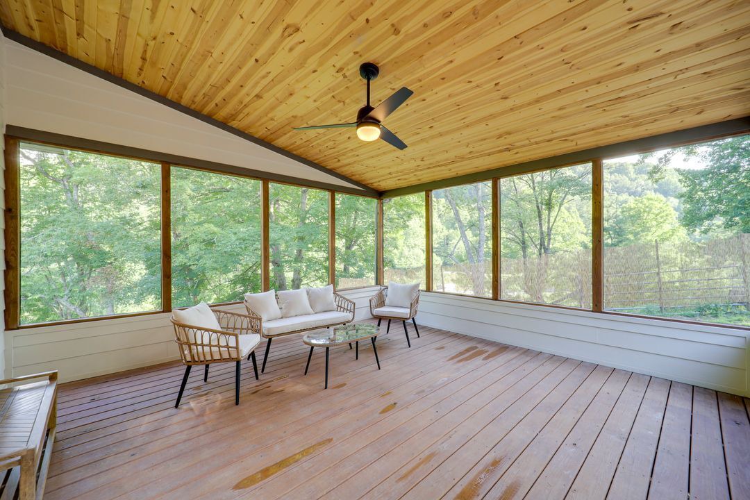 Photo of Patio Balcony in Bakersville
