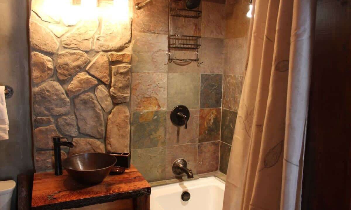 Photo of Bathroom in Mirror Lake
