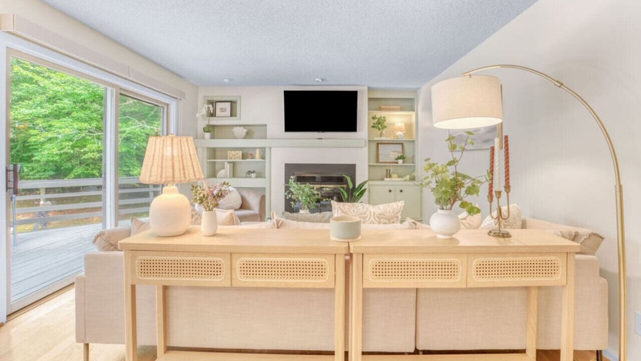 Photo of Livingroom in Jamestown