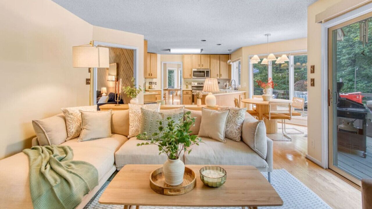 Photo of Livingroom in Jamestown