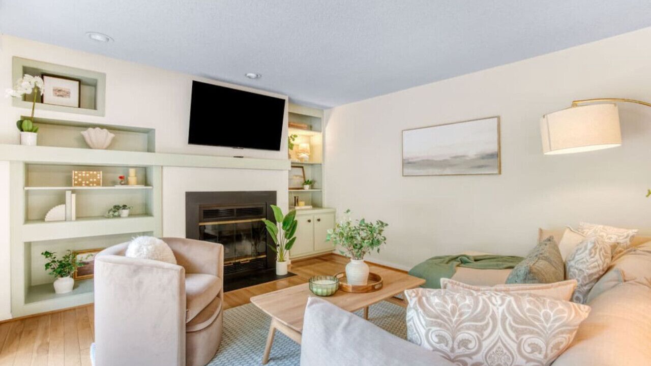 Photo of Livingroom in Jamestown