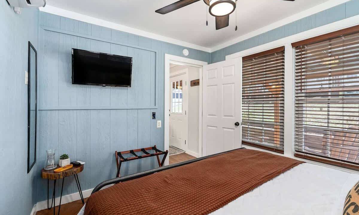 Photo of Bedroom in Smithville