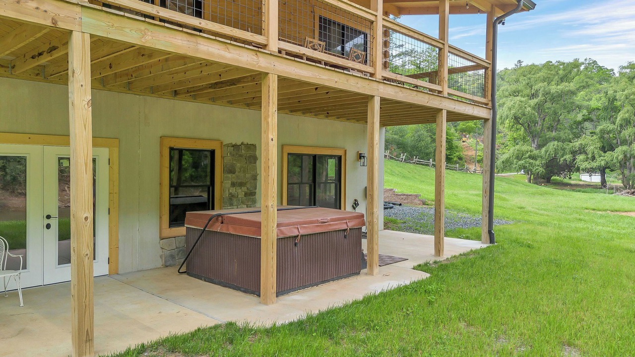 Photo of Patio Balcony in Warrensville