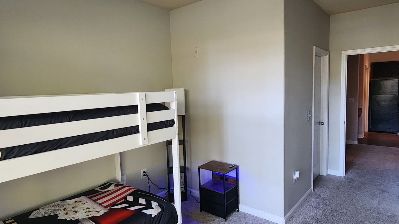 Photo of Bedroom in Executive Park