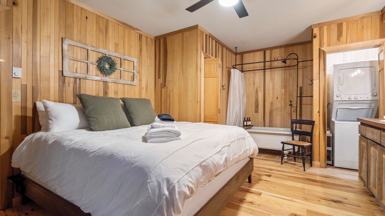 Photo of Bedroom in Linville Falls