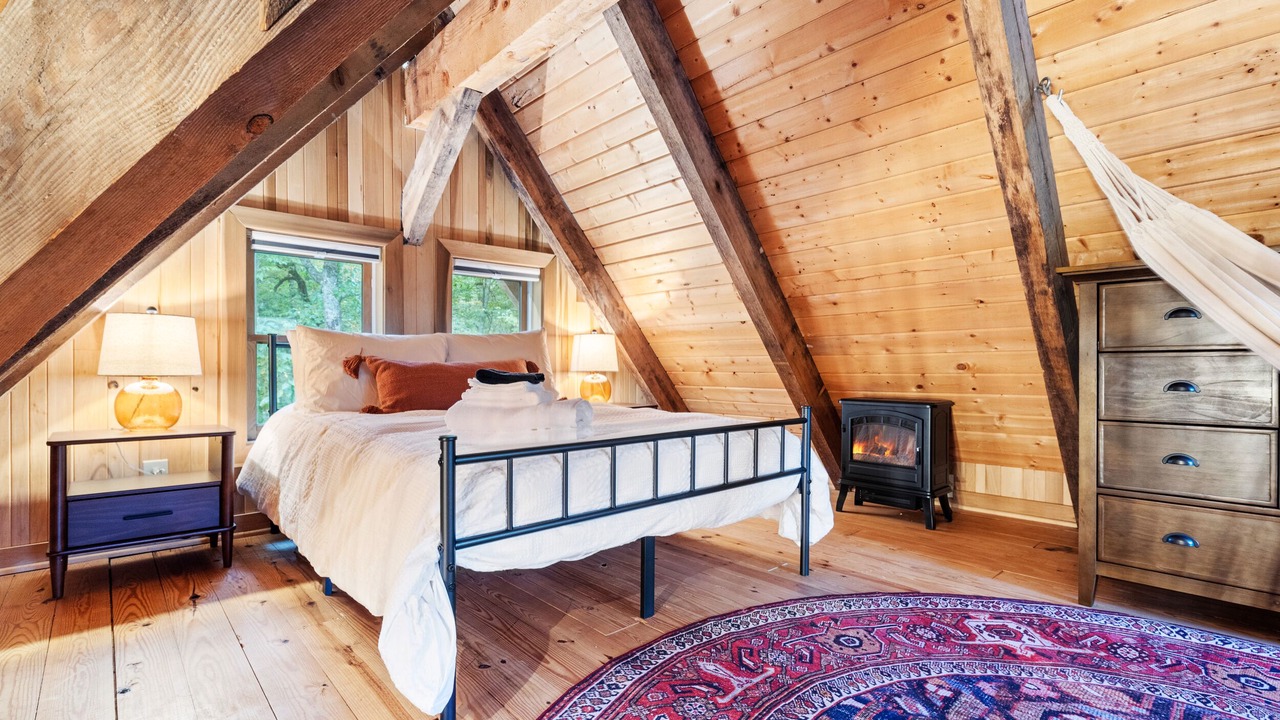 Photo of Bedroom in Linville Falls