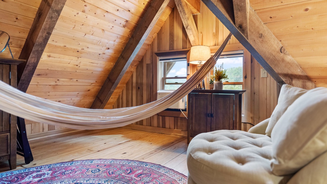 Photo of Livingroom in Linville Falls