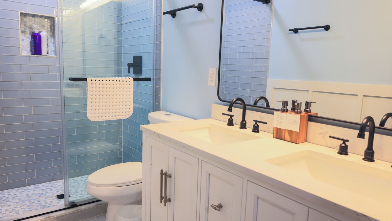 Photo of Bathroom in Wessex Square