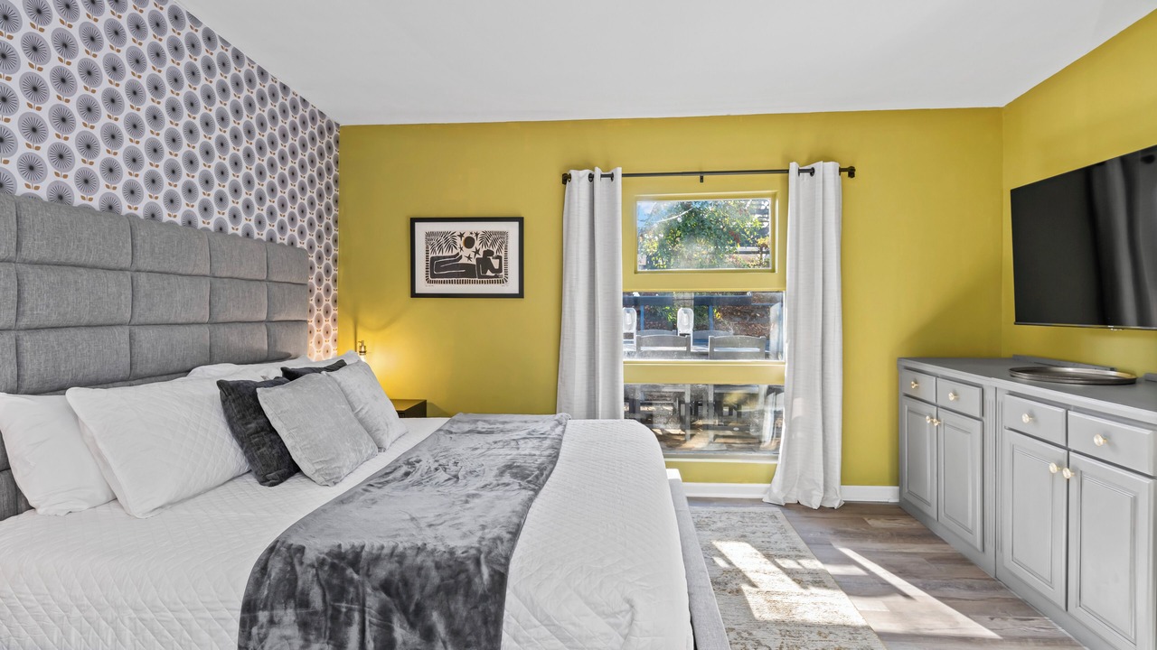 Photo of Bedroom in Hendersonville