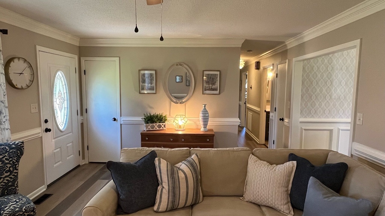 Photo of Livingroom in Dunn