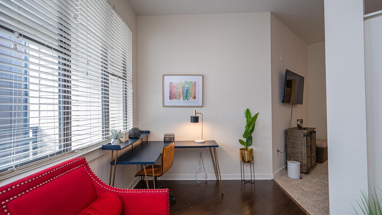 Photo of Livingroom in Second Ward