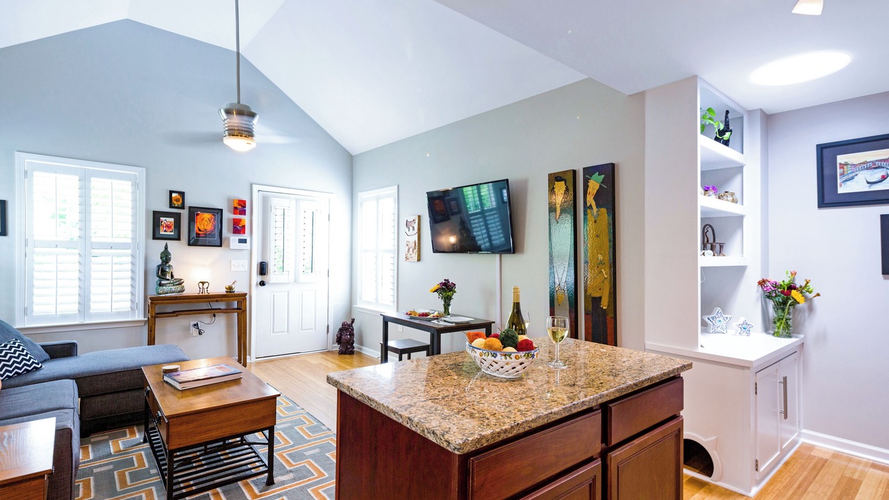 Photo of Livingroom in Southeast Raleigh