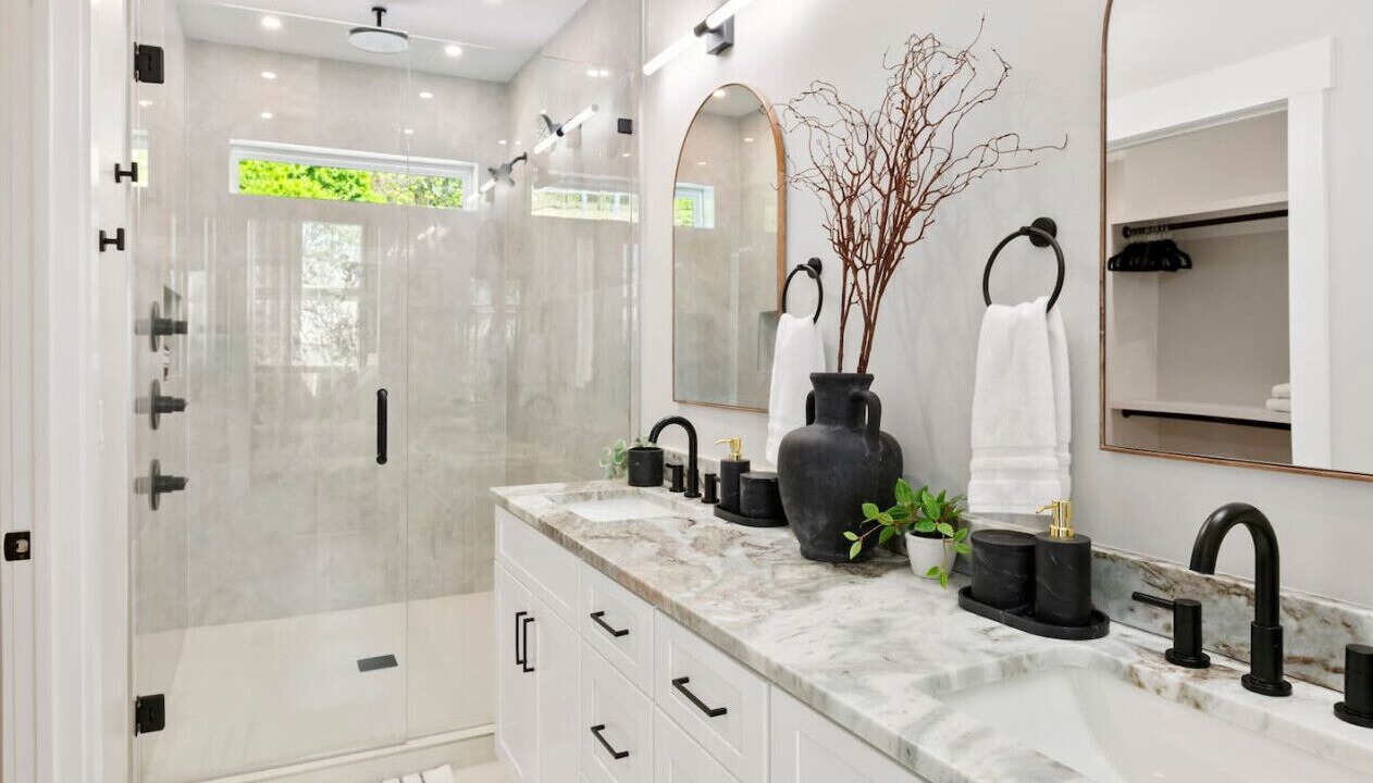 Photo of Bathroom in Laurel Park