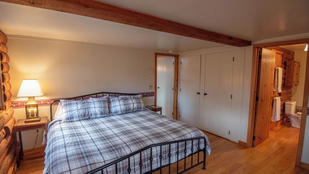 Photo of Bedroom in Lansing