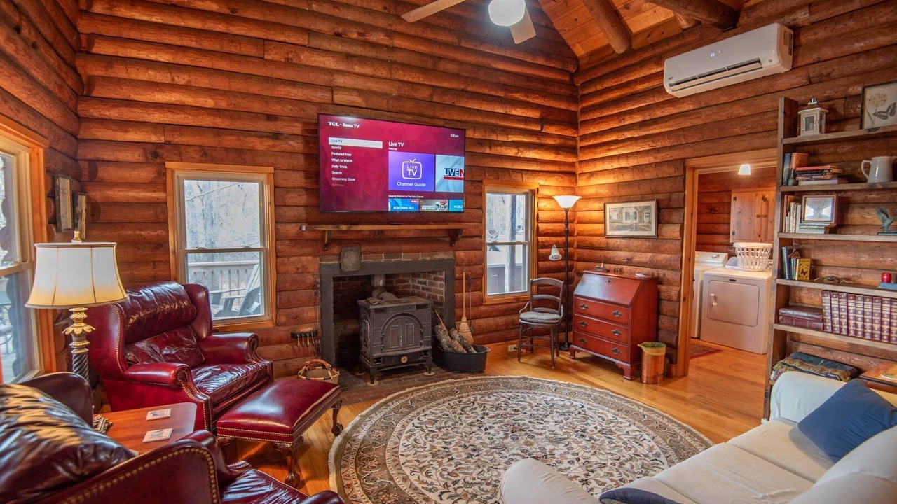 Photo of Livingroom in Lansing