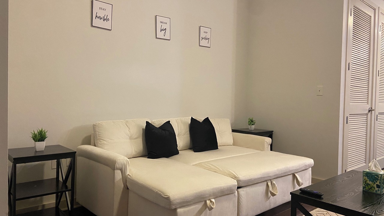 Photo of Livingroom in Downtown