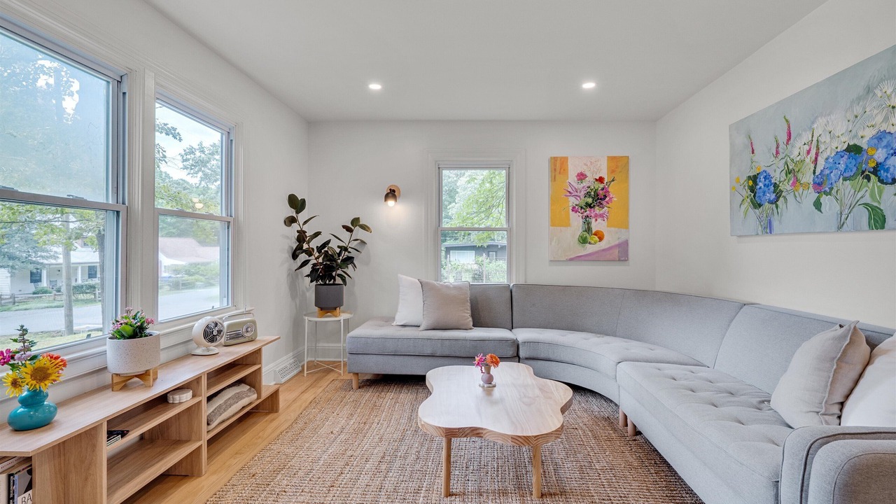 Photo of Livingroom in Carrboro