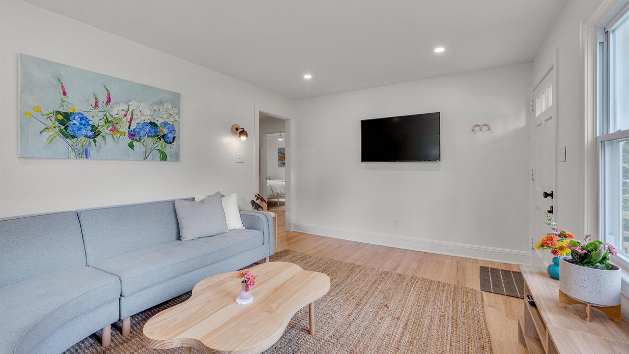 Photo of Livingroom in Carrboro