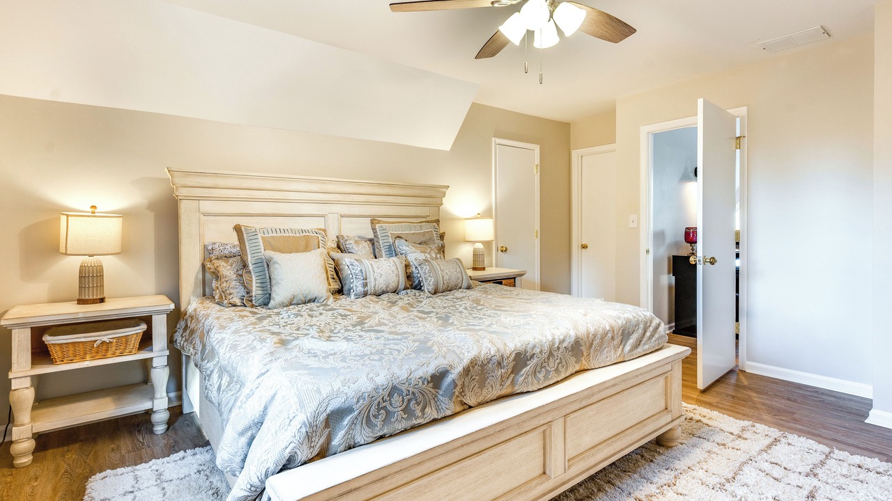 Photo of Bedroom in Southmont