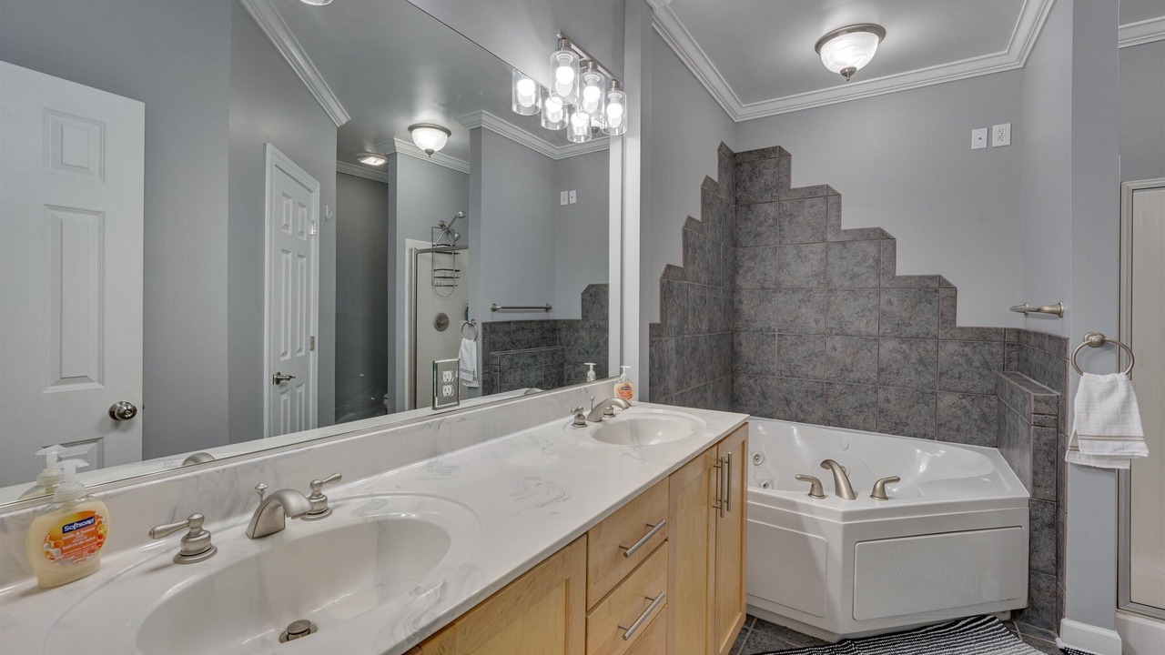 Photo of Bathroom in Pine Forest