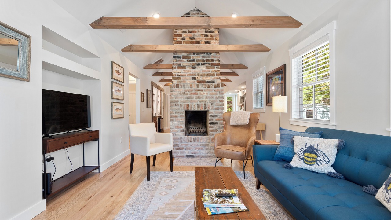 Photo of Livingroom in Flat Rock